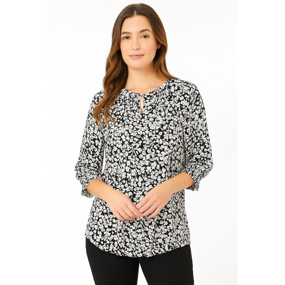 Terra & Sky Top Women’s 3X. 24-26 Plus Black White Floral Short Sleeves,Smocking - Picture 1 of 7